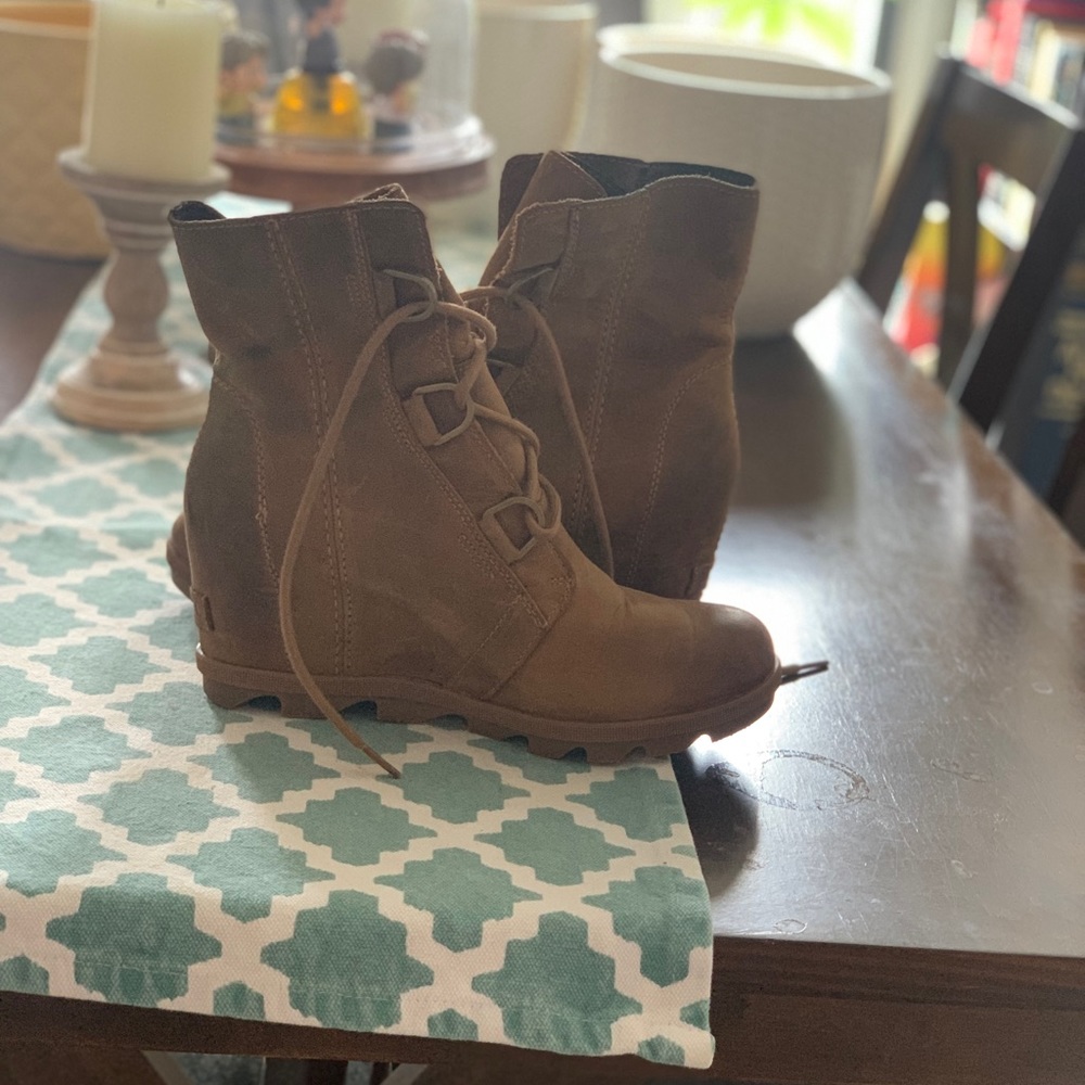 Brown sorel wedge boot